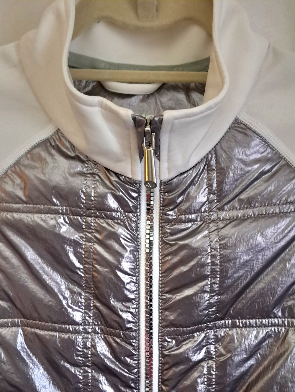 Sunice Ella Women's Thermal Hybrid Jacket Medium Full Zip Silver/White EUC